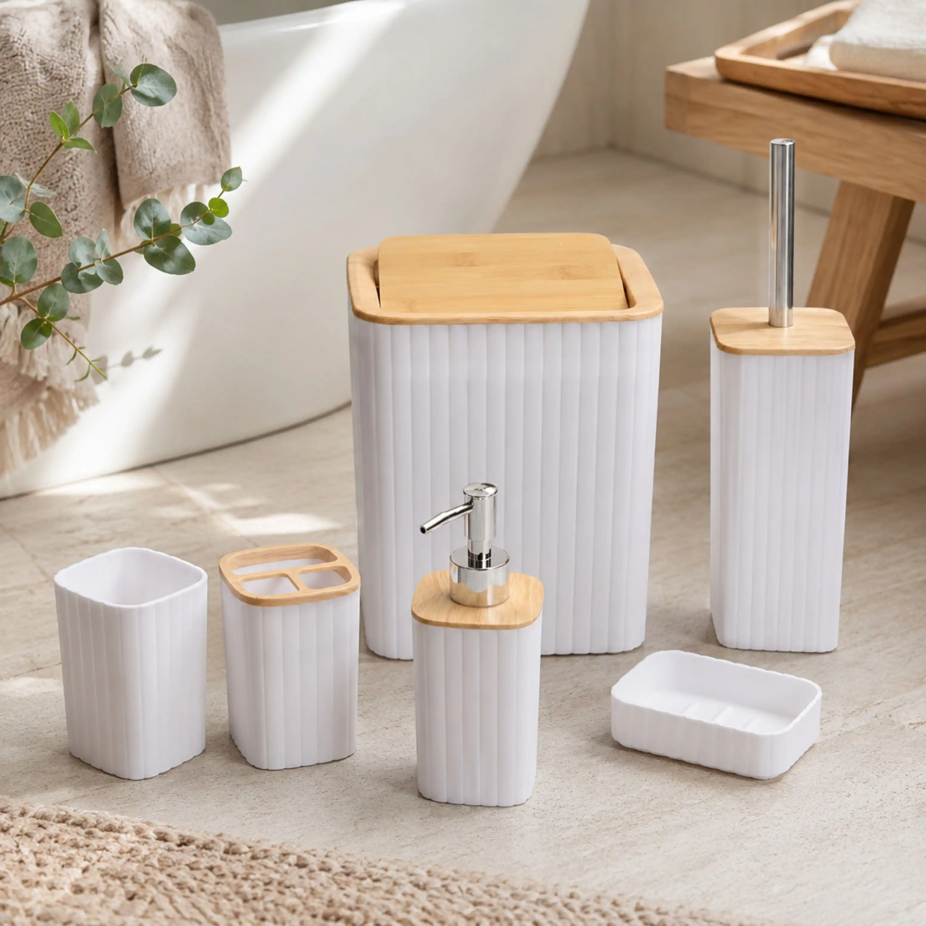 Ensemble_salle_de_bain_6_pièces_blanc_et_effet_bambou_PLnj4BQ.webp