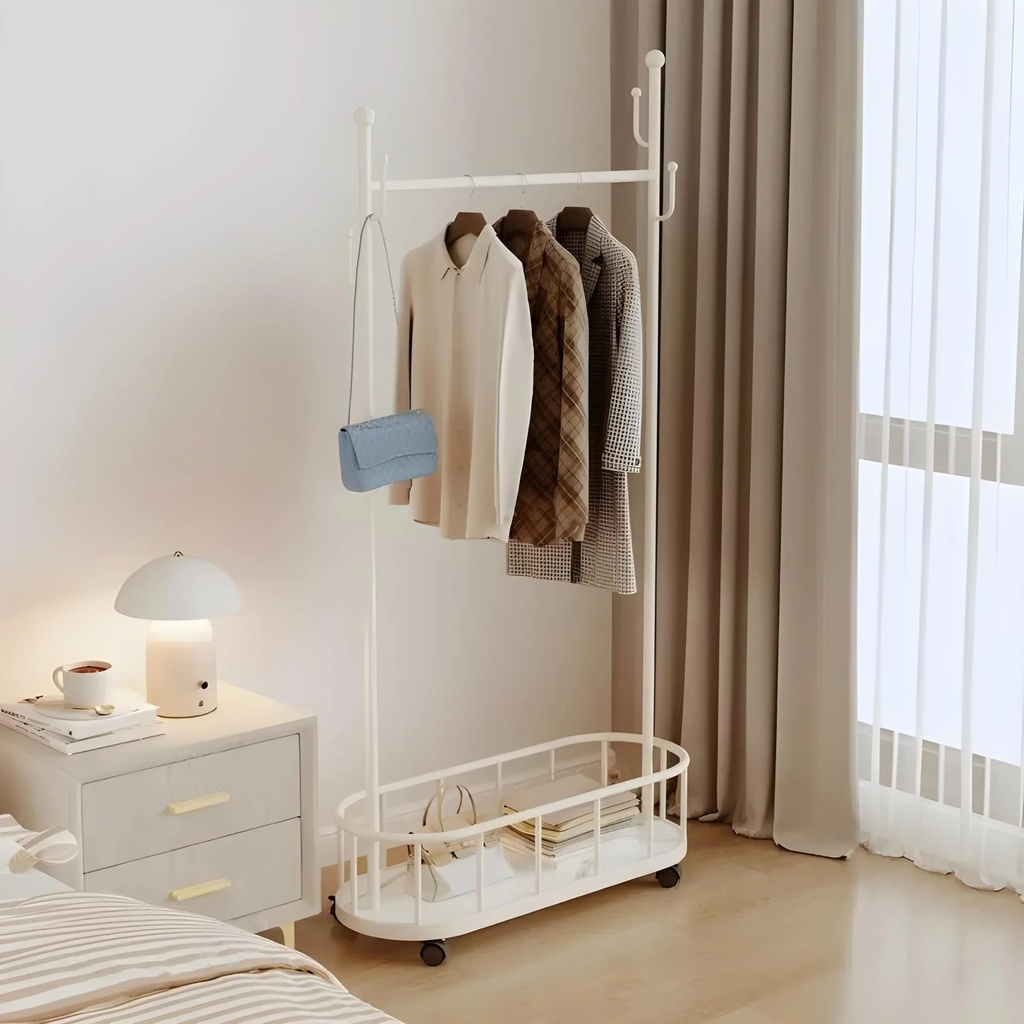 Porte Vetements En metal blanc avec roues